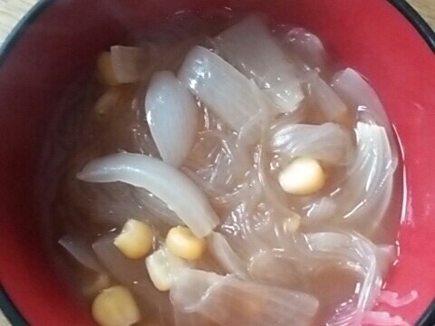 新玉ねぎとコーンの春雨スープ